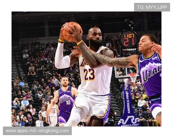 湖人詹姆斯快攻反击千里走单骑